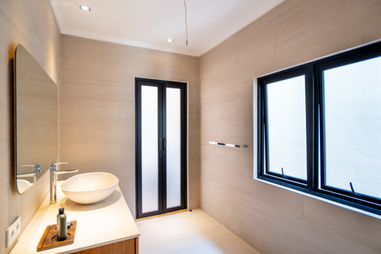 Moderne villa met 3 slaapkamers en privézwembad, Sanur, Bali (13)