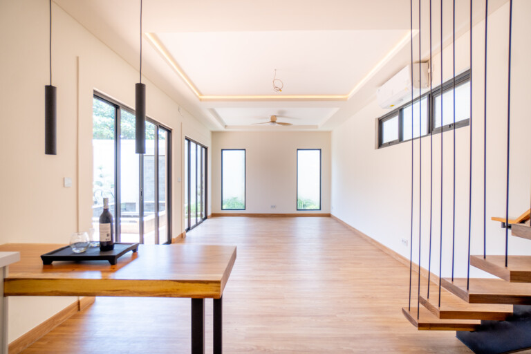 Moderne villa met 3 slaapkamers en privézwembad, Sanur, Bali (9)